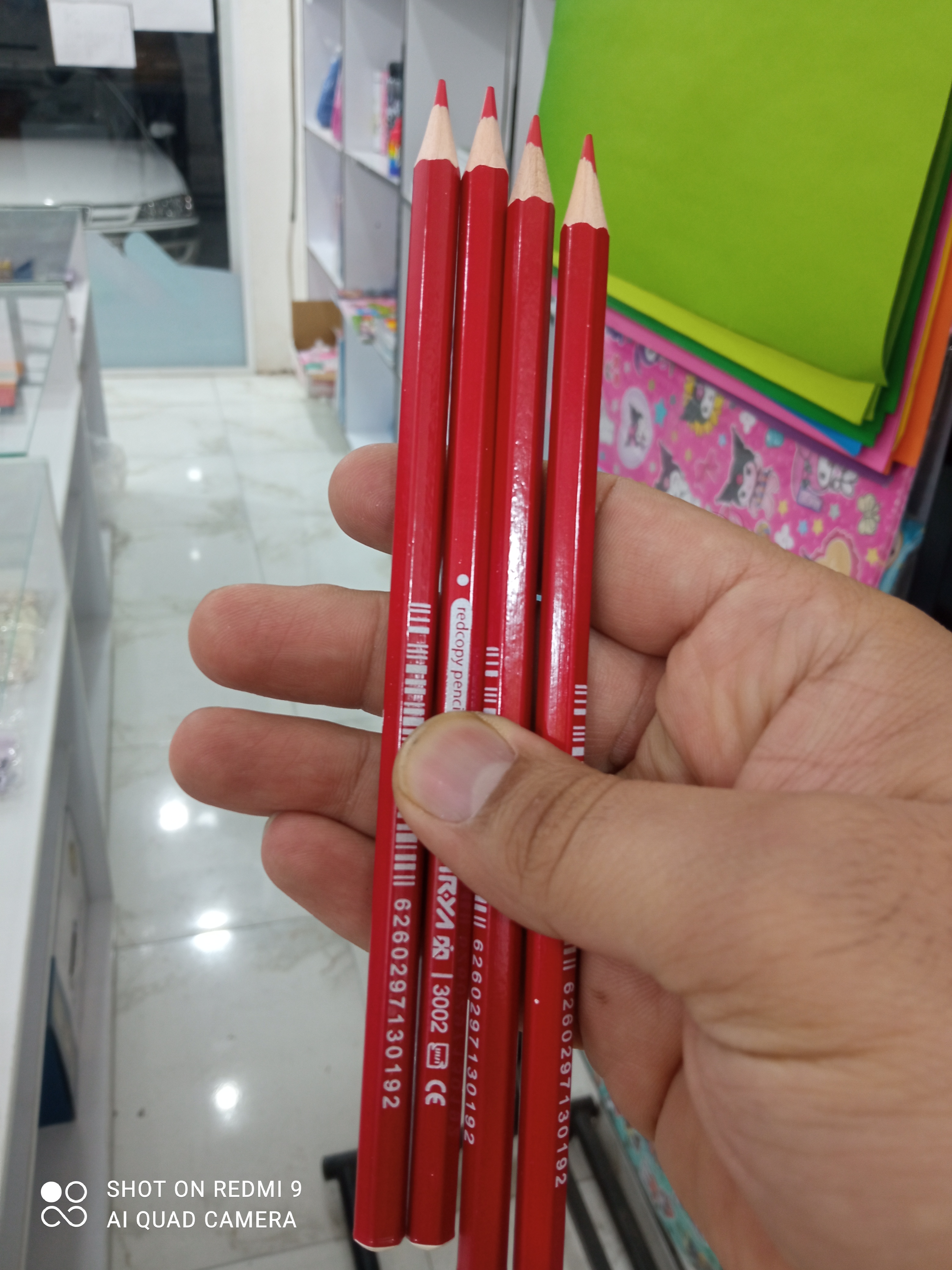 مداد قرمز ۶ ضلعی آریا